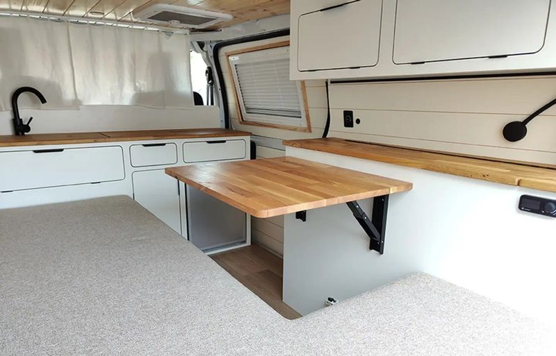 Opel Vivaro • 2024 • 5,292 km 6