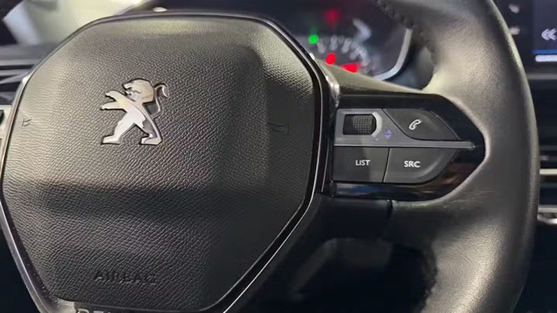 Peugeot 2008 • 2022 • 103,497 km 12