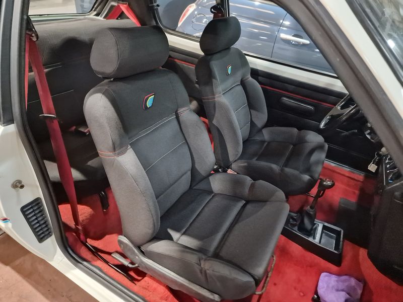 Peugeot 205 • 1992 • 102,500 km 2