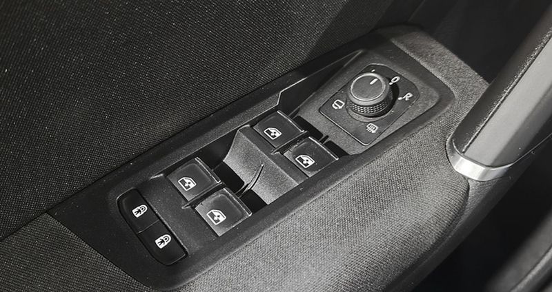 Volkswagen Touran • 2021 • 52,948 km 9