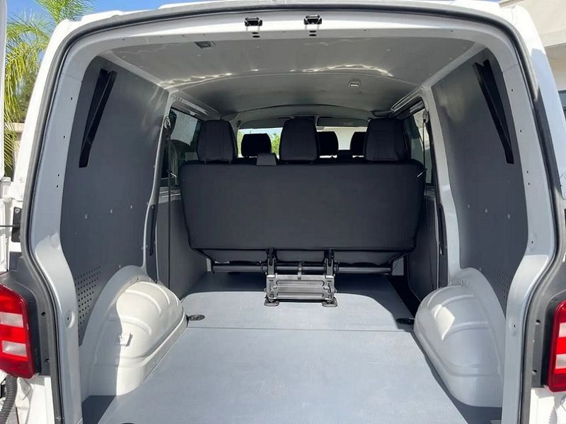 Volkswagen T5 Transporter Shuttle • 2018 • 214,000 km 5