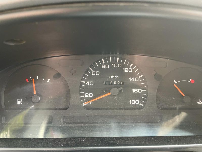 Nissan Pickup • 1997 • 119,000 km 6