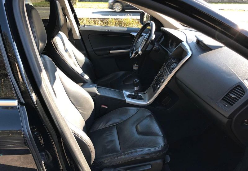 Volvo XC60 • 2009 • 299,999 km 8