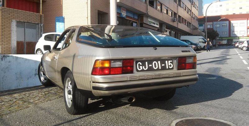 Porsche 924 • 1980 • 60,000 km 2