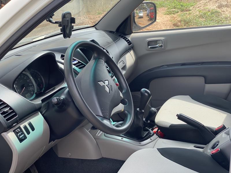 Mitsubishi L200 Pick up • 2014 • 250,000 km 2