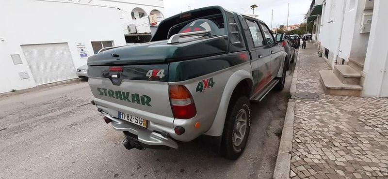 Mitsubishi L200 • 2005 • 127,000 km 2