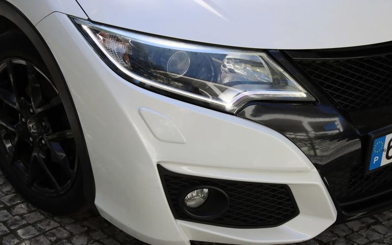 Honda Civic • 2015 • 135,000 km 4
