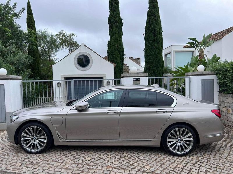 BMW 7 Series • 2019 • 80,000 km 7