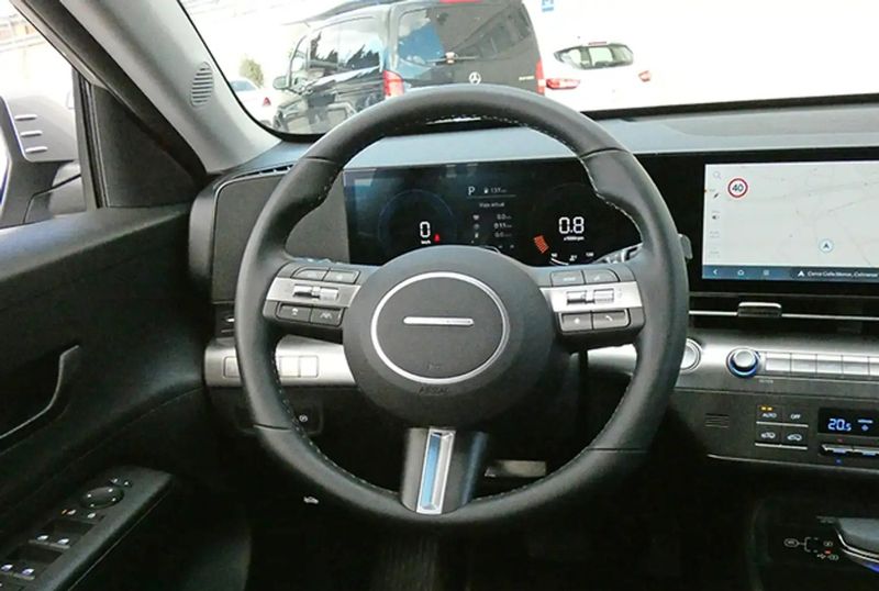 Hyundai Kona • 2023 • 9,654 km 10