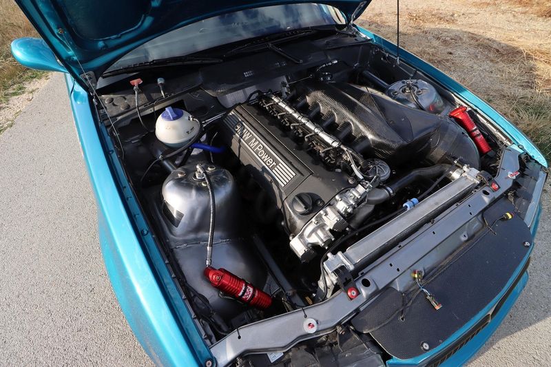 BMW M3 • 1995 • 1 km 8