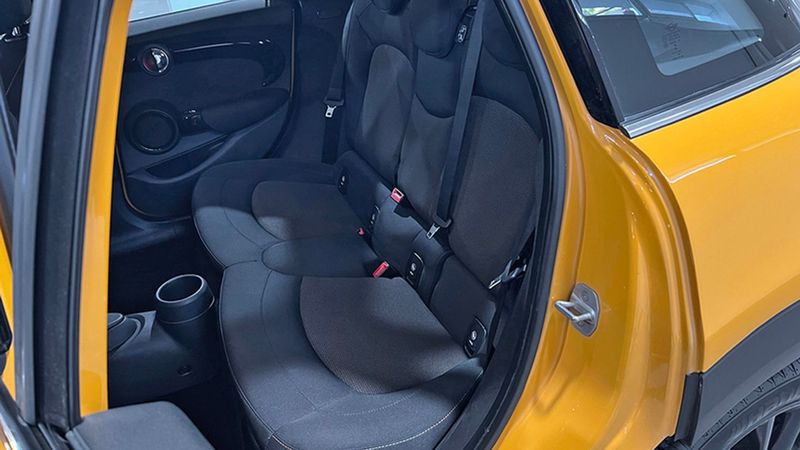 MINI Cooper D • 2016 • 31,775 km 2