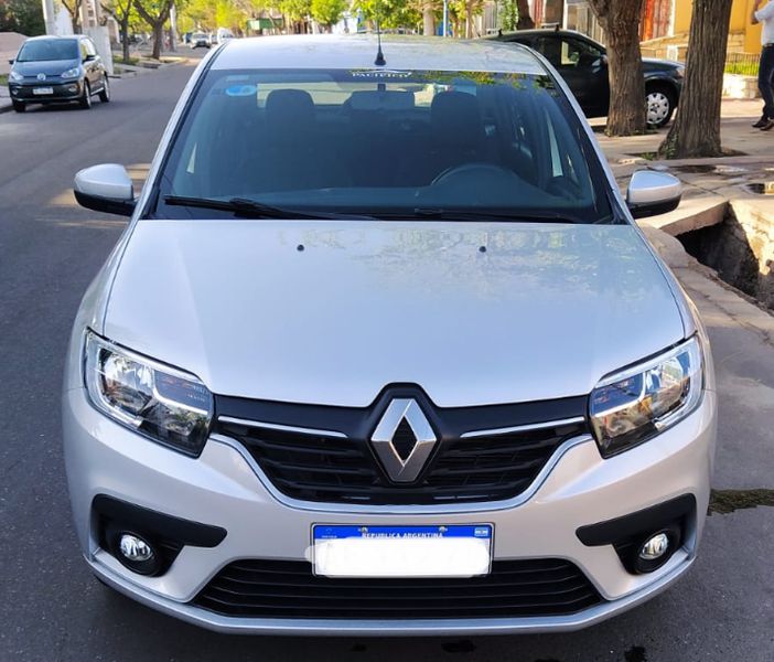 Renault Logan • 2020 • 3,000 km 2