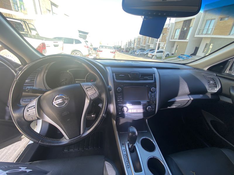 Nissan Altima • 2014 • 140,000 km 5