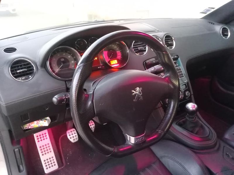 Peugeot RCZ • 2011 • 190,000 km 4