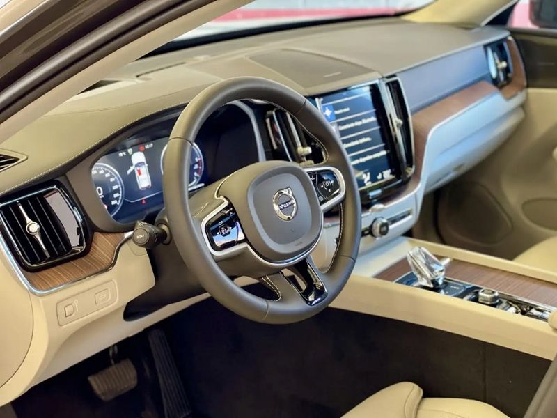 Volvo XC60 • 2019 • 50,100 km 11