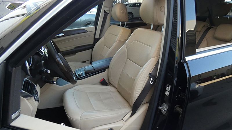 Mercedes-Benz GLS-Class • 2018 • 113,765 km 5