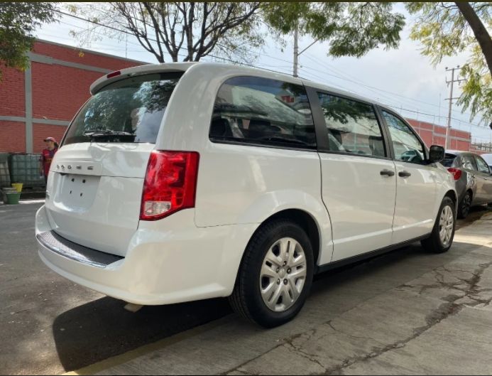Dodge Caravan • 2019 • 95,000 km 5