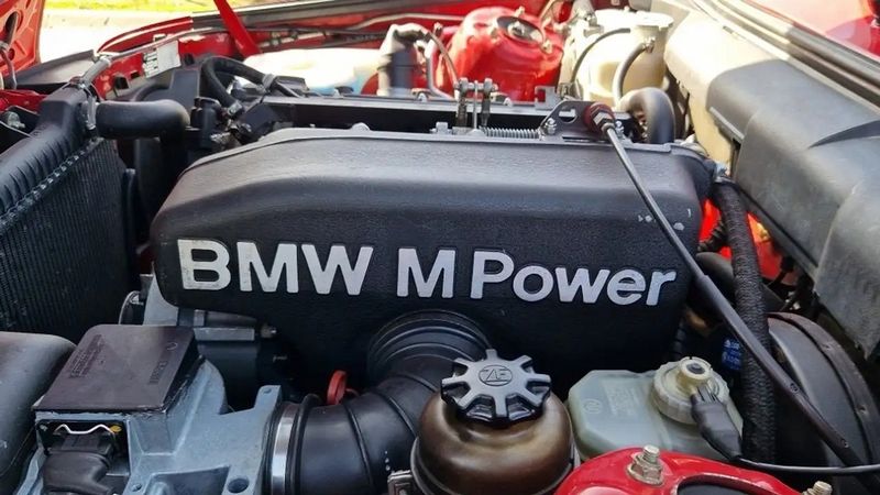 BMW 3 Series • 1987 • 235,000 km 3