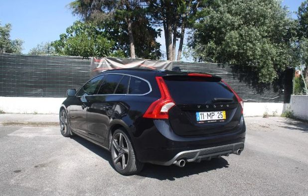 Volvo V60 • 2011 • 336,000 km 2