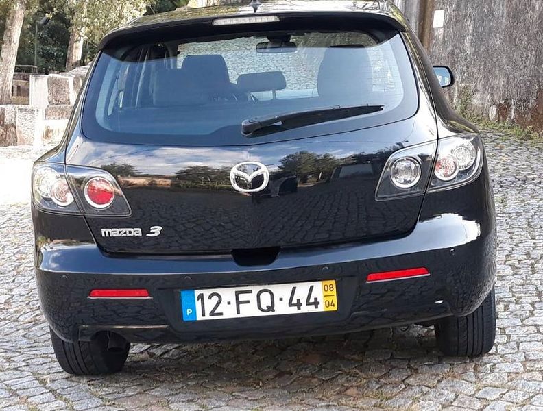 Mazda 3 • 2008 • 200,000 km 2