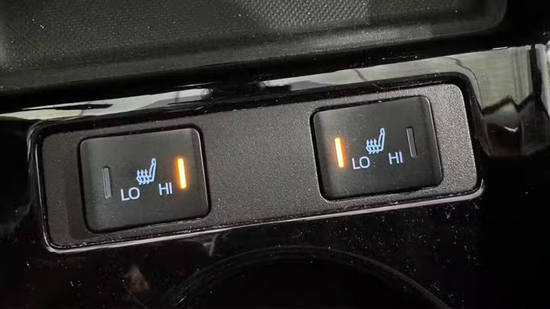 Toyota Prius • 2021 • 72,559 km 6