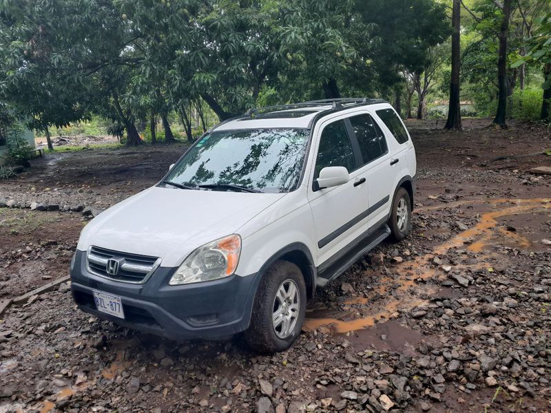 Honda CR-V • 2004 • 180,000 km 1