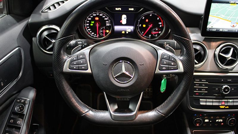 Mercedes-Benz GLA • 2018 • 120,000 km 7