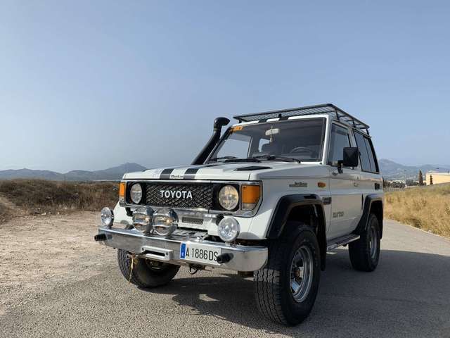 Toyota Land Cruiser • 1989 • 171,000 km 1