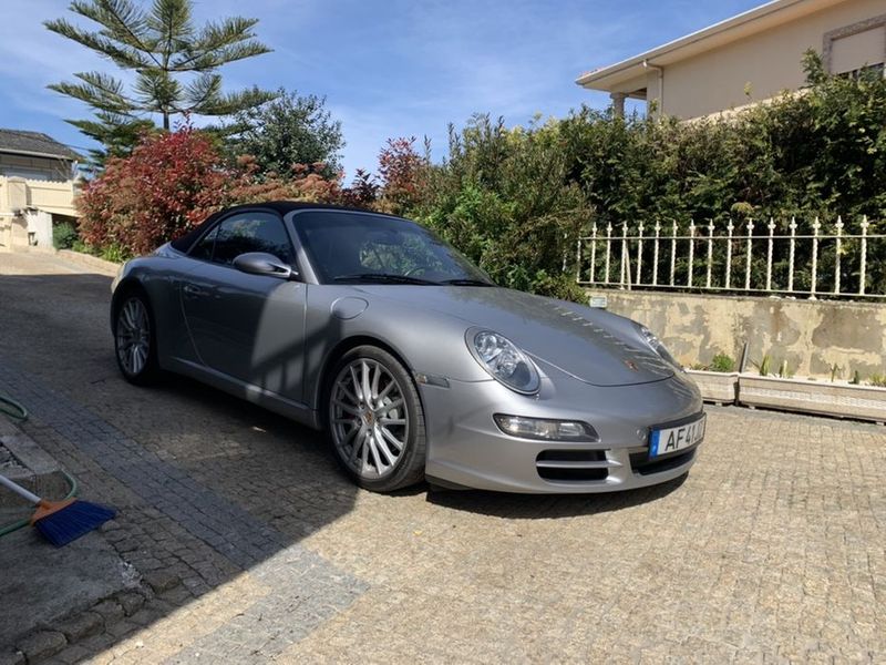 Porsche 911 • 2005 • 130,000 km 3
