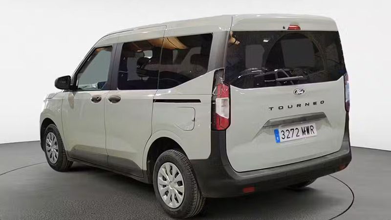 Ford Tourneo Connect • 2024 • 3,983 km 3