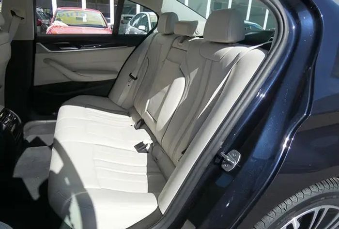 BMW 5 Series • 2020 • 51,000 km 19