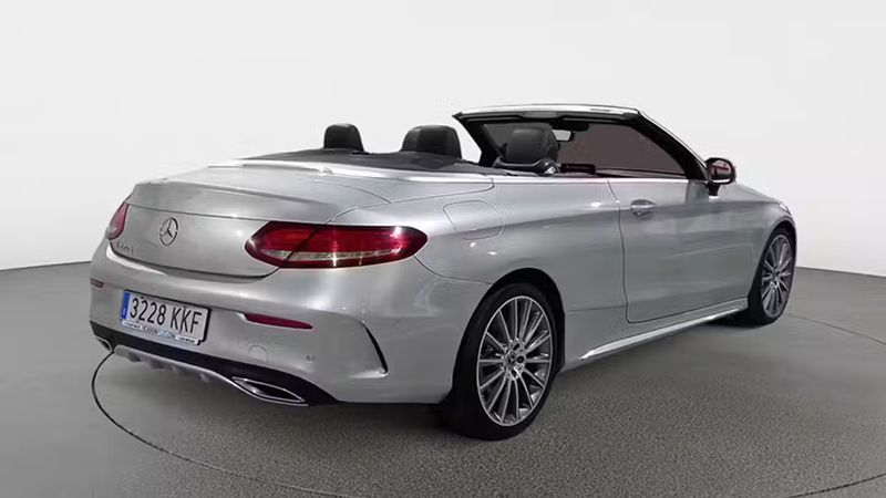 Mercedes-Benz C-Class • 2018 • 98,000 km 4