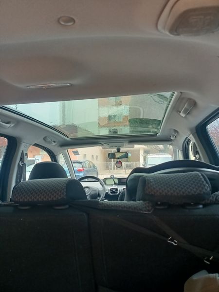 Citroën C3 Picasso • 2011 • 215,000 km 9
