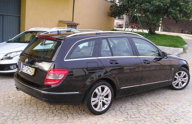 Mercedes-Benz C • 2009 • 152,000 km 2
