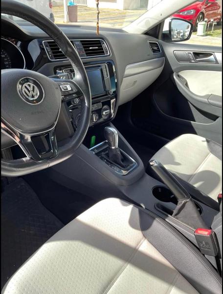 Volkswagen Jetta • 2016 • 67,770 km 4
