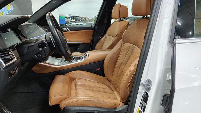 BMW X5 • 2022 • 14,035 km 2