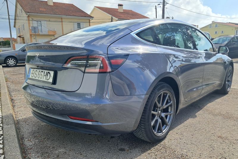 Tesla Model 3 • 2019 • 162,500 km 3