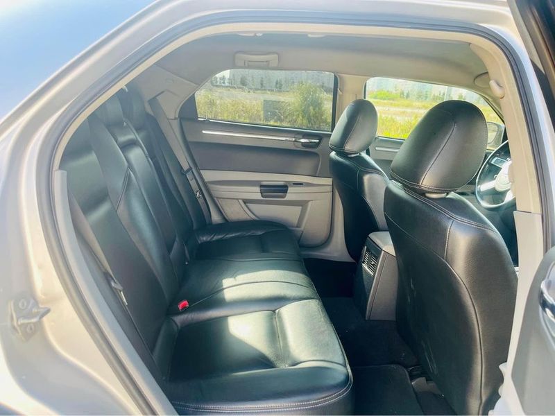 Chrysler 300 C • 2009 • 156,000 km 5