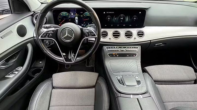 Mercedes-Benz E • 2020 • 115,784 km 30