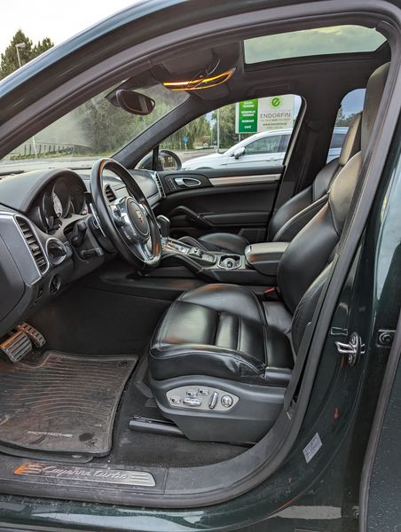 Porsche Cayenne • 2011 • 2,171,190 km 10