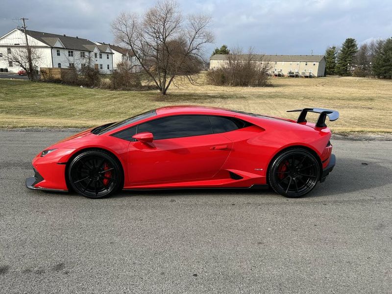 Lamborghini Huracan • 2015 • 14,536 km 3