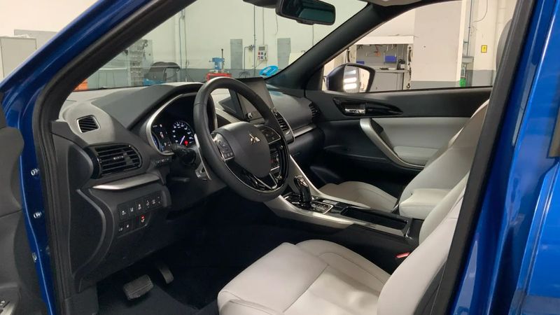 Mitsubishi Eclipse Cross • 2023 • 27,704 km 9