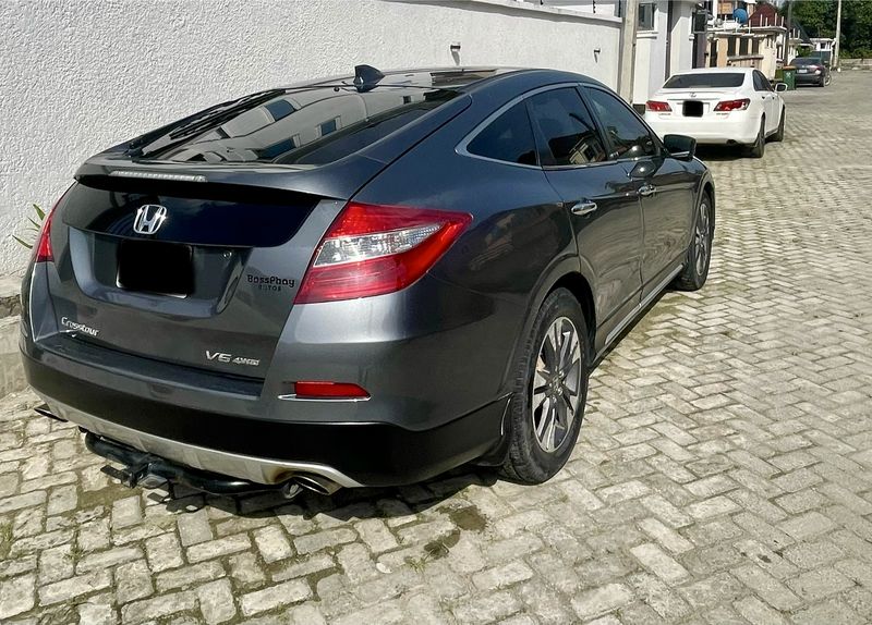 Honda Accord Crosstour • 2013 • 10,000 km 4