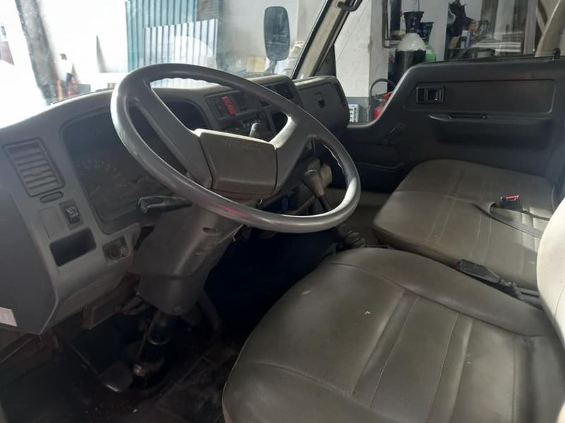 Toyota Dyna • 1999 • 97,000 km 4