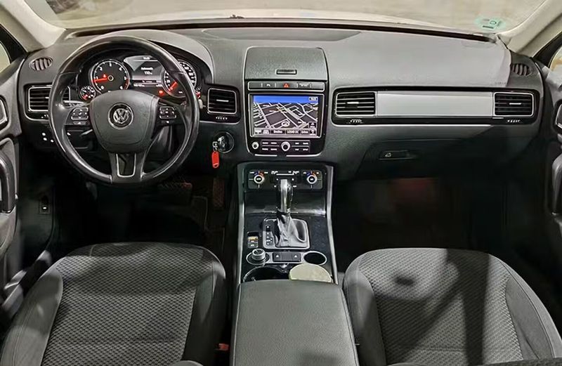 Volkswagen Touareg • 2015 • 142,121 km 5