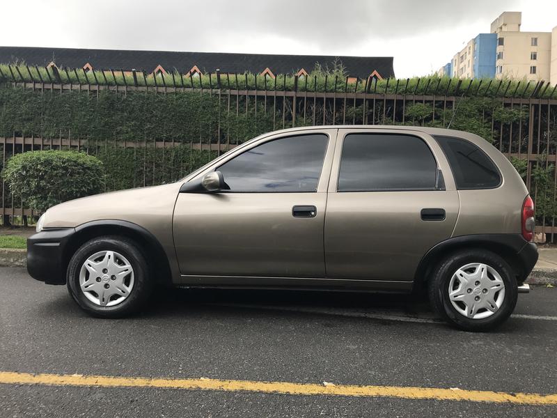 Chevrolet Corsa • 2004 • 126,000 km 8