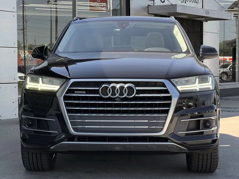 Audi Q7 • 2021 • 25,801 km 2