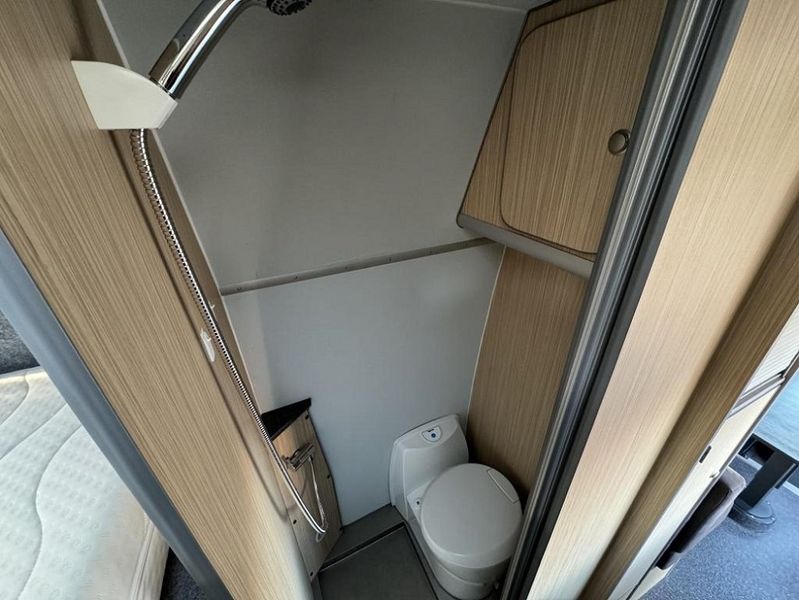 Mercedes-Benz Sprinter • 2020 • 146,128 km 9