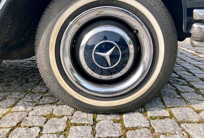 Mercedes-Benz S • 1960 • 90,000 km 2