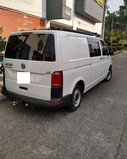 Volkswagen T5 Transporter Shuttle • 2017 • 91,000 km 2